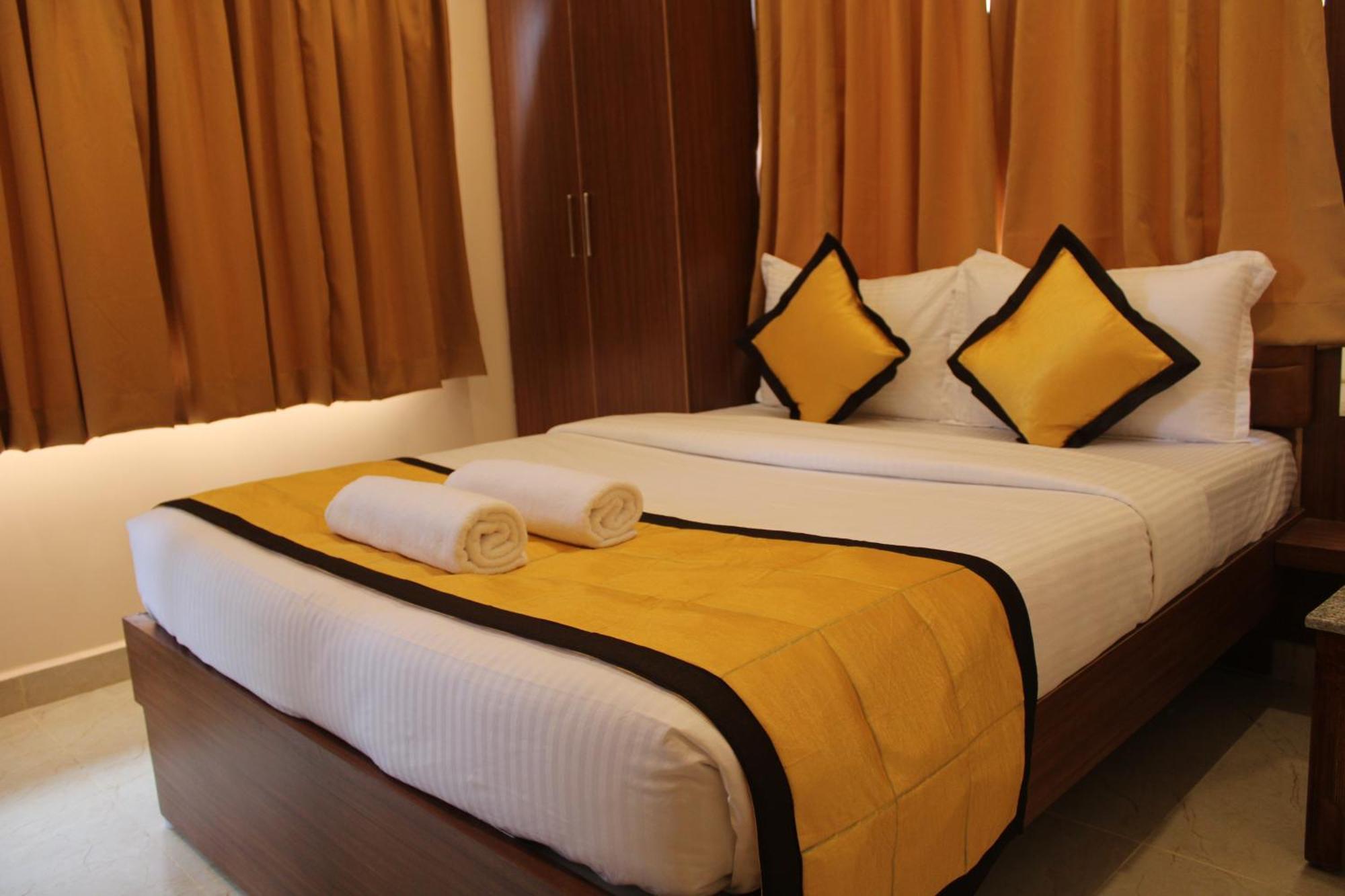 Uj Pallazzio - Business Class Luxury Hotel Tiruvannamalai Bagian luar foto