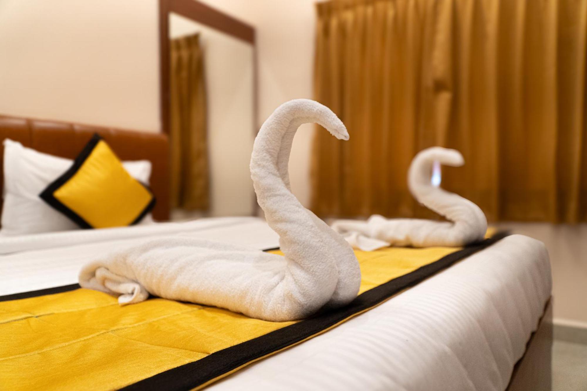 Uj Pallazzio - Business Class Luxury Hotel Tiruvannamalai Bagian luar foto