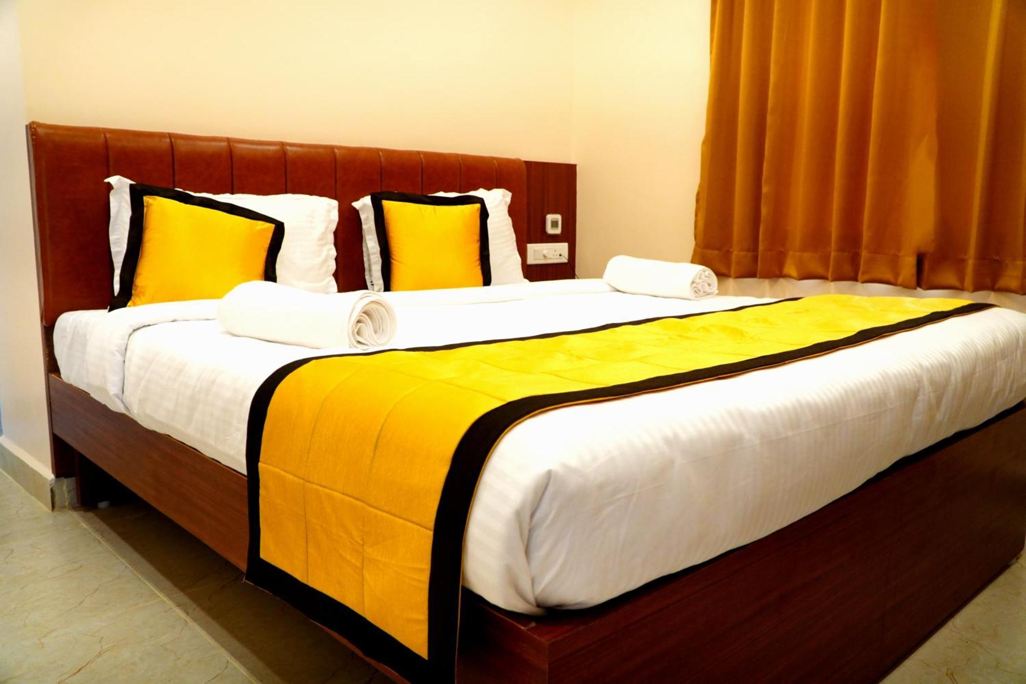 Uj Pallazzio - Business Class Luxury Hotel Tiruvannamalai Bagian luar foto