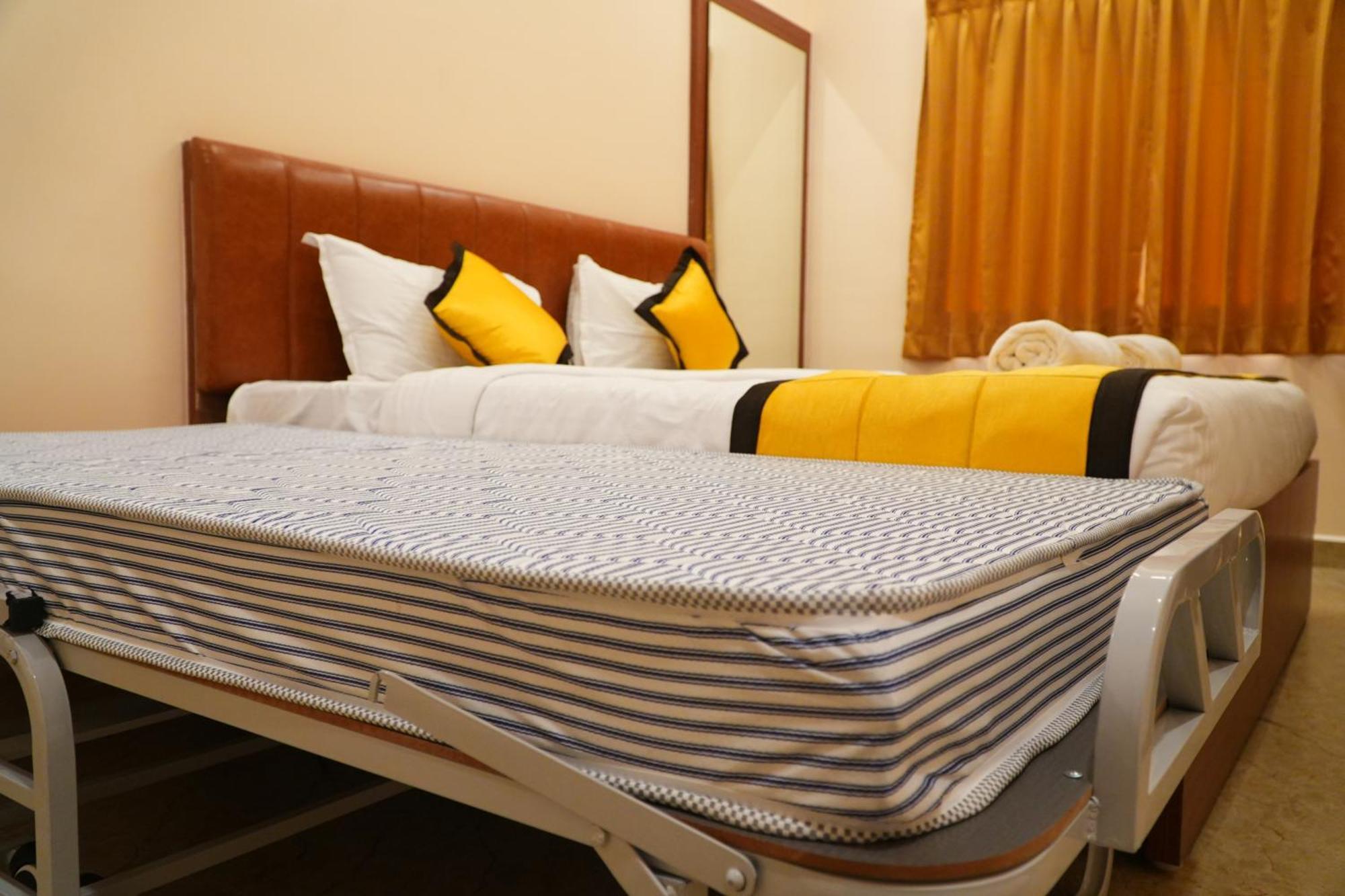 Uj Pallazzio - Business Class Luxury Hotel Tiruvannamalai Bagian luar foto