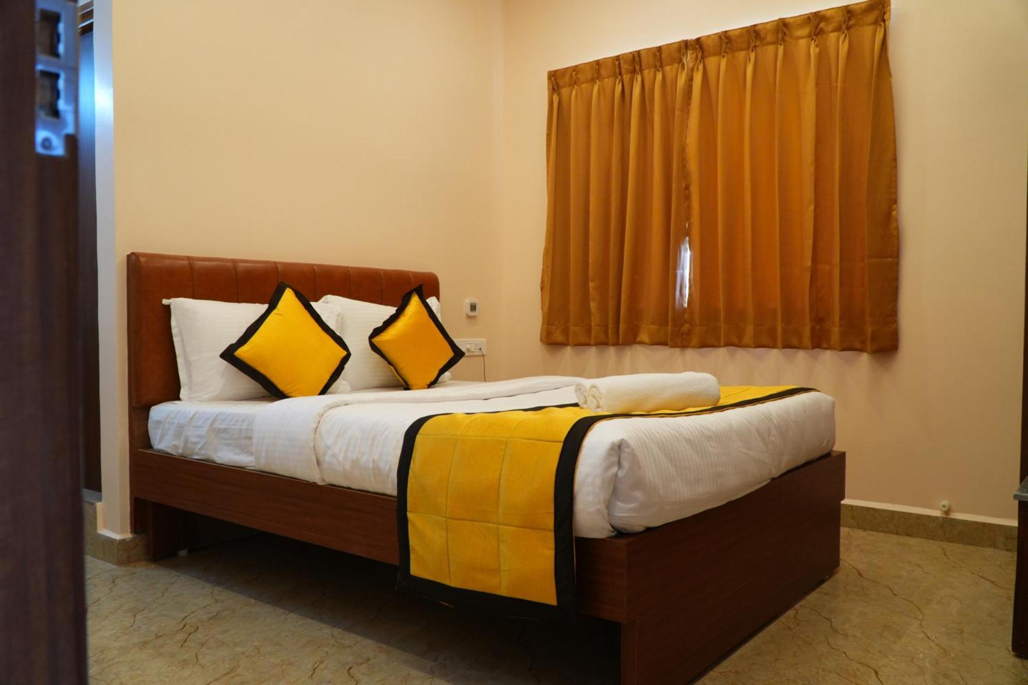 Uj Pallazzio - Business Class Luxury Hotel Tiruvannamalai Bagian luar foto
