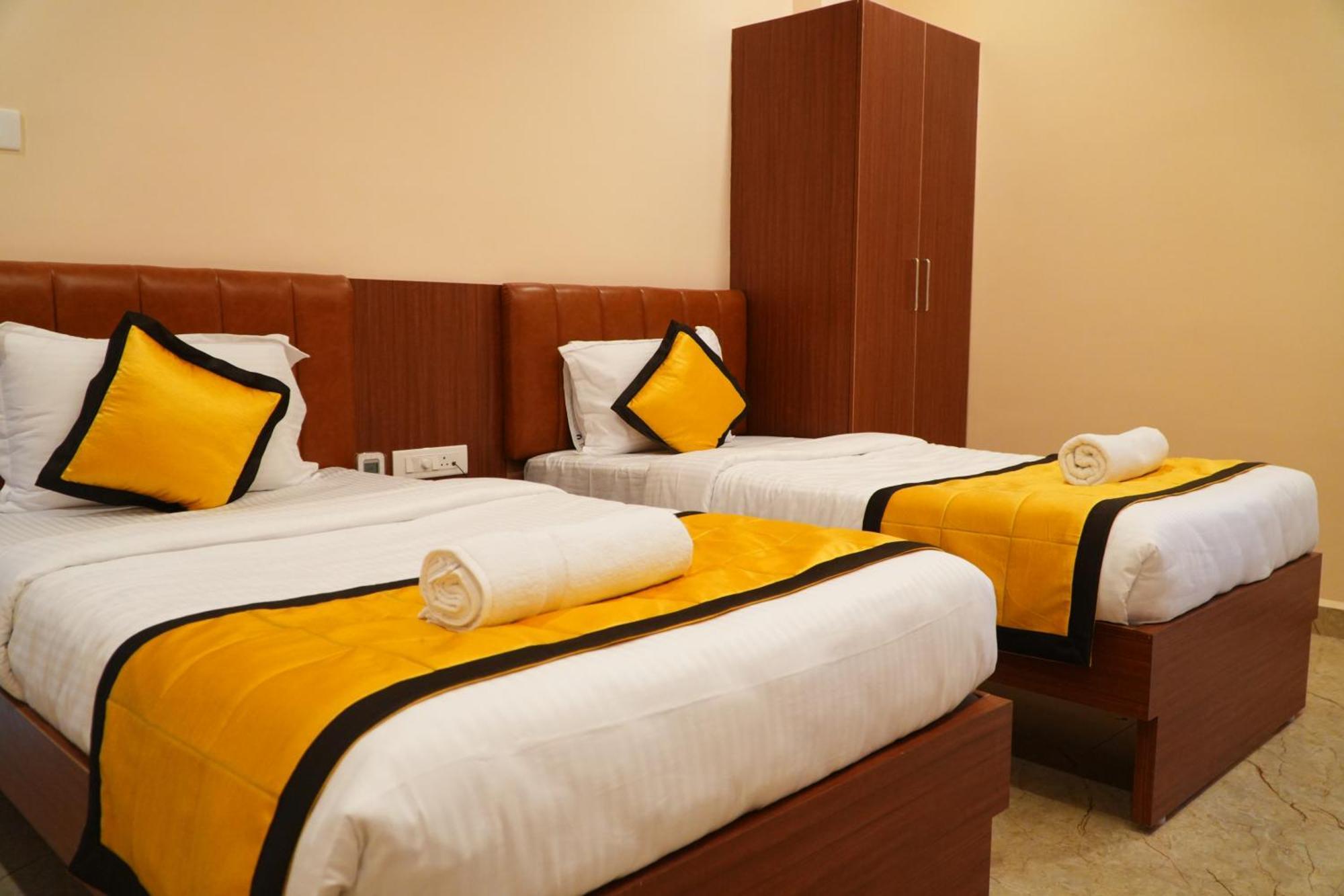 Uj Pallazzio - Business Class Luxury Hotel Tiruvannamalai Bagian luar foto