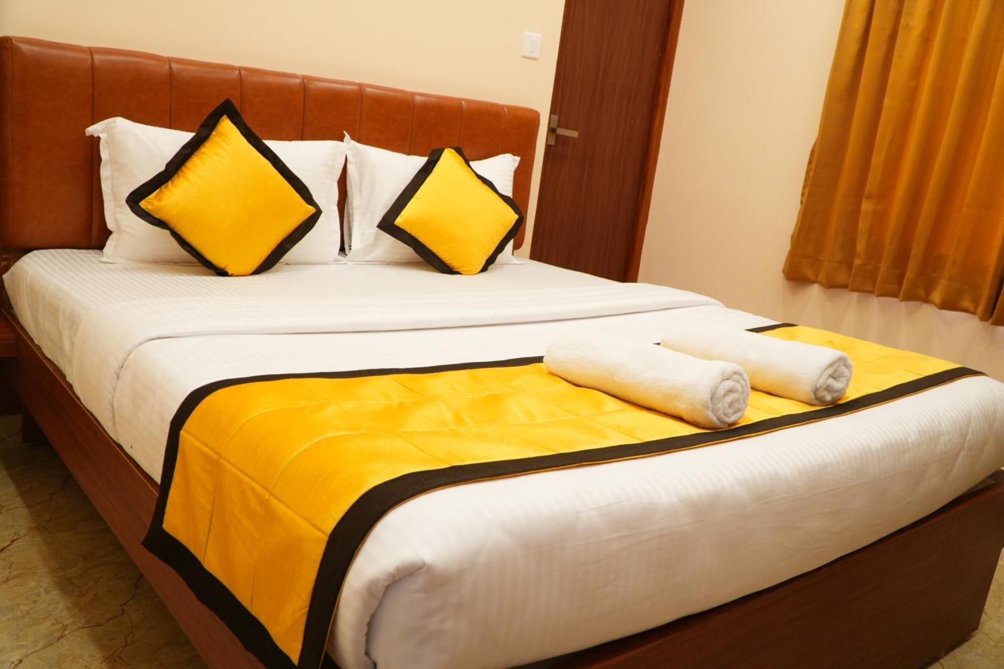 Uj Pallazzio - Business Class Luxury Hotel Tiruvannamalai Bagian luar foto