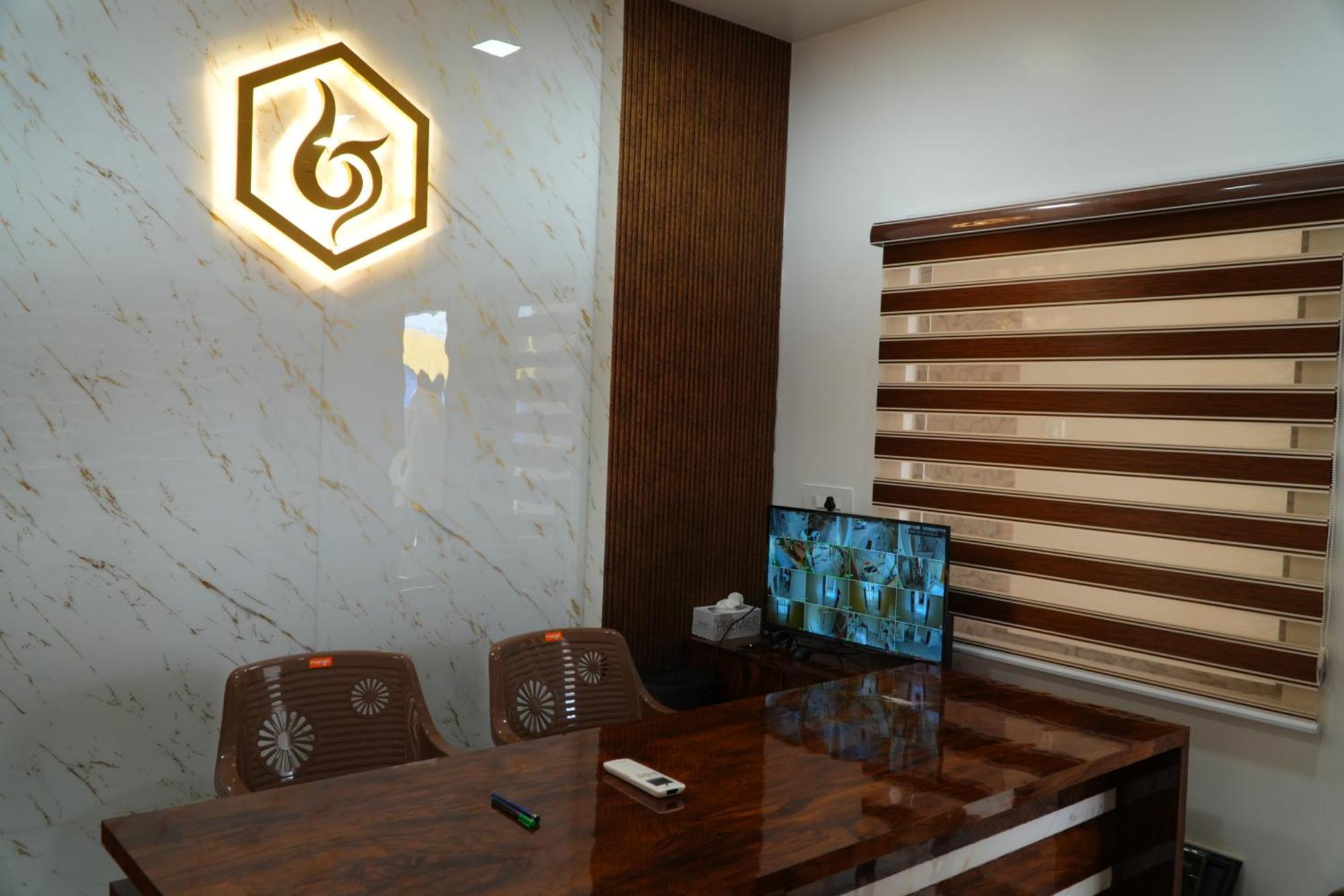 Uj Pallazzio - Business Class Luxury Hotel Tiruvannamalai Bagian luar foto