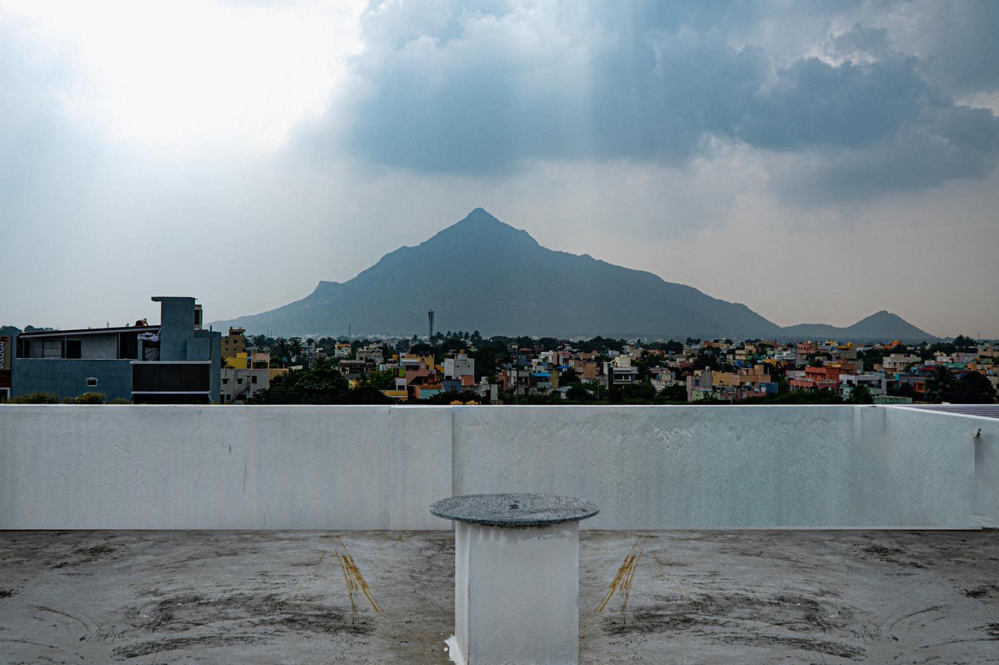 Uj Pallazzio - Business Class Luxury Hotel Tiruvannamalai Bagian luar foto
