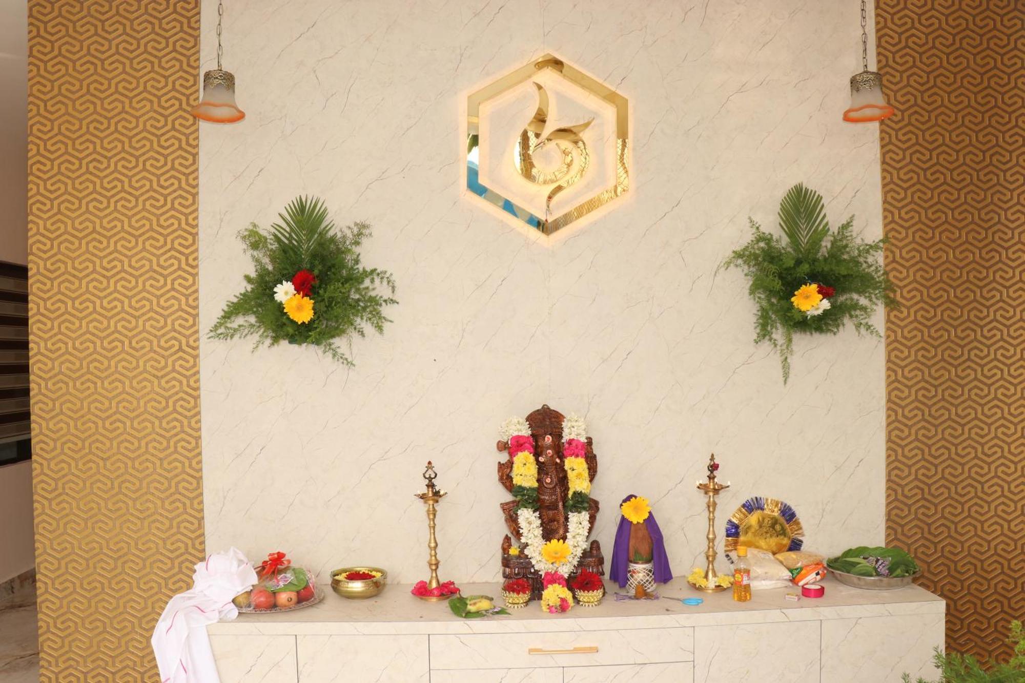 Uj Pallazzio - Business Class Luxury Hotel Tiruvannamalai Bagian luar foto
